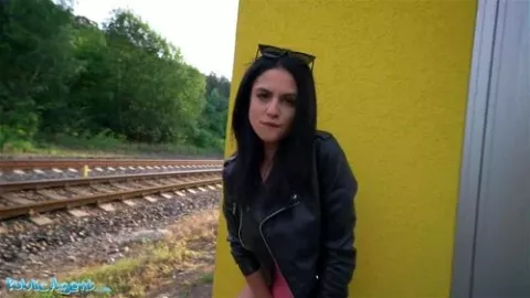 Rychlý prachy pro sexy českou coura z vlakového nádraží