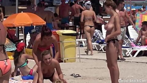 Erotinis šnipo vaizdo įrašas iš paplūdimio
