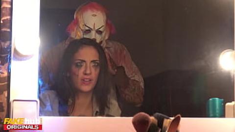 Pornografia falsa de Halloween e sexo de terror