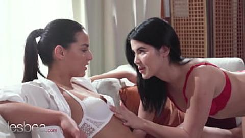체코 여자 레이디 디와 그녀의 애인과 함께하는 에로티카
