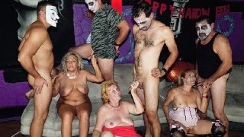 Vild och mogen anal halloweenfest