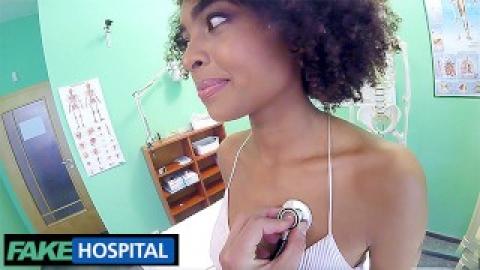 مستشفى وهمي - طالبة شوكولاتة جميلة والسيد الطبيب