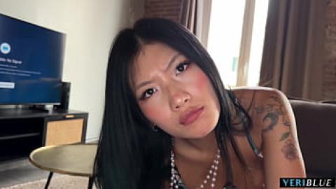 Asyalı üvey kız kardeşimle amatör porno - Dolly Orchid AKA Dolly X