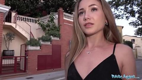 Offentlig agent - pengar för den vackra ungerska Miss Mary Rock