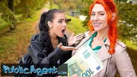 Duas amigas, Alexa Throat e Veronica Vampairy, fazem sexo a três selvagem com um agente público